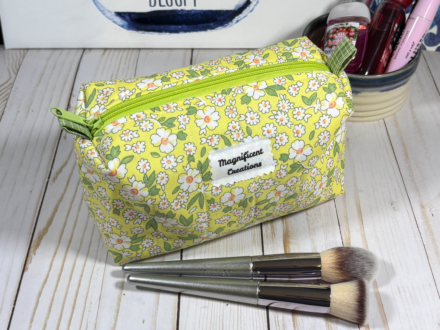 The White Daisy on Yellow Everything Bag