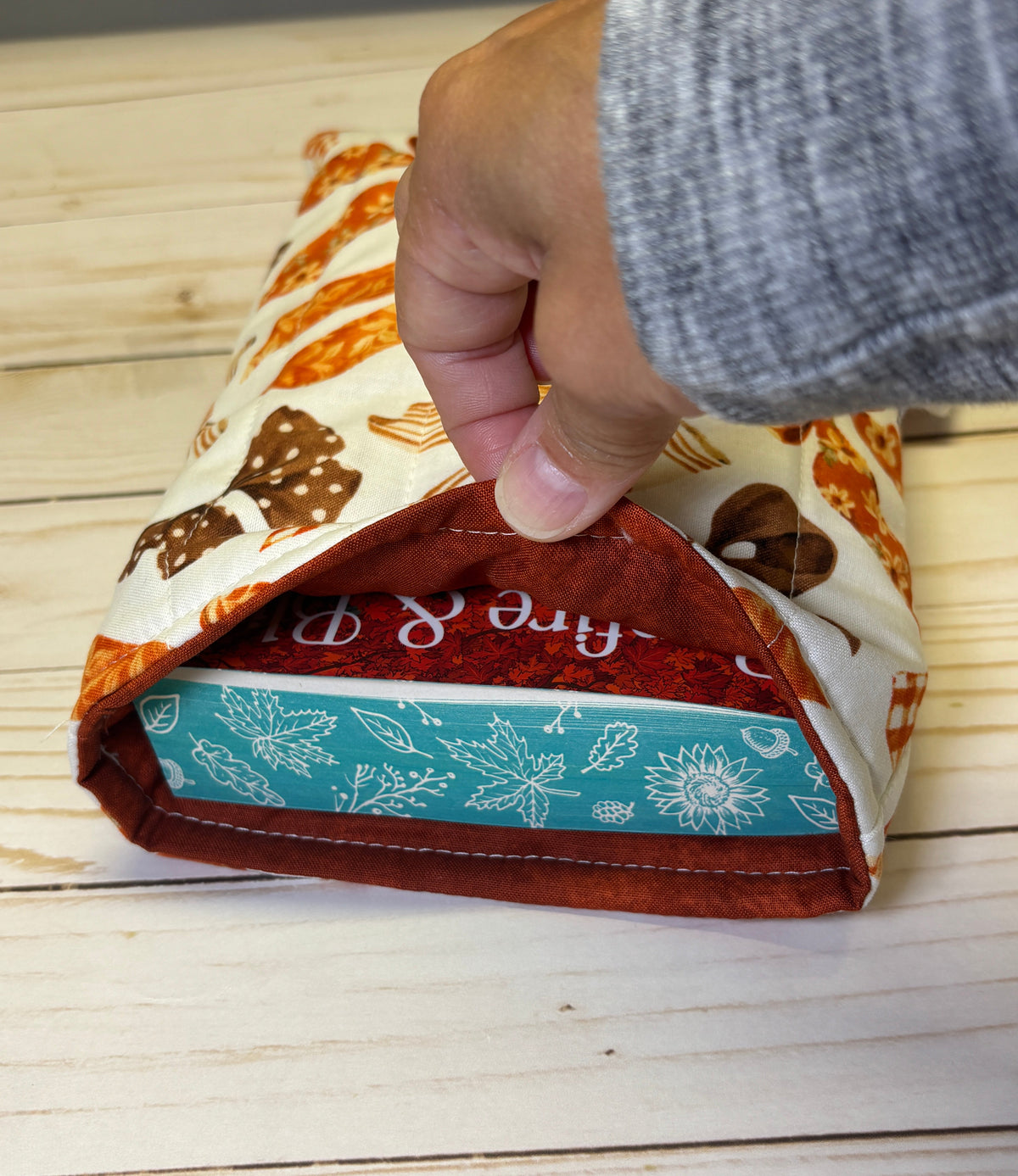 Fall Bow Book Sleeve