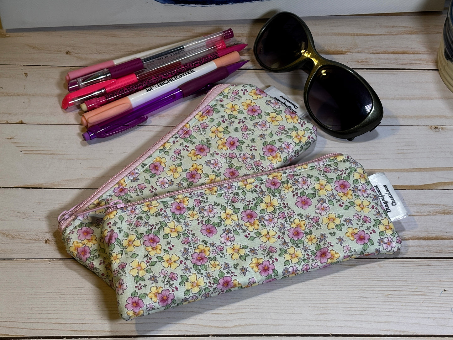The Spring Daisy Mini Pouch