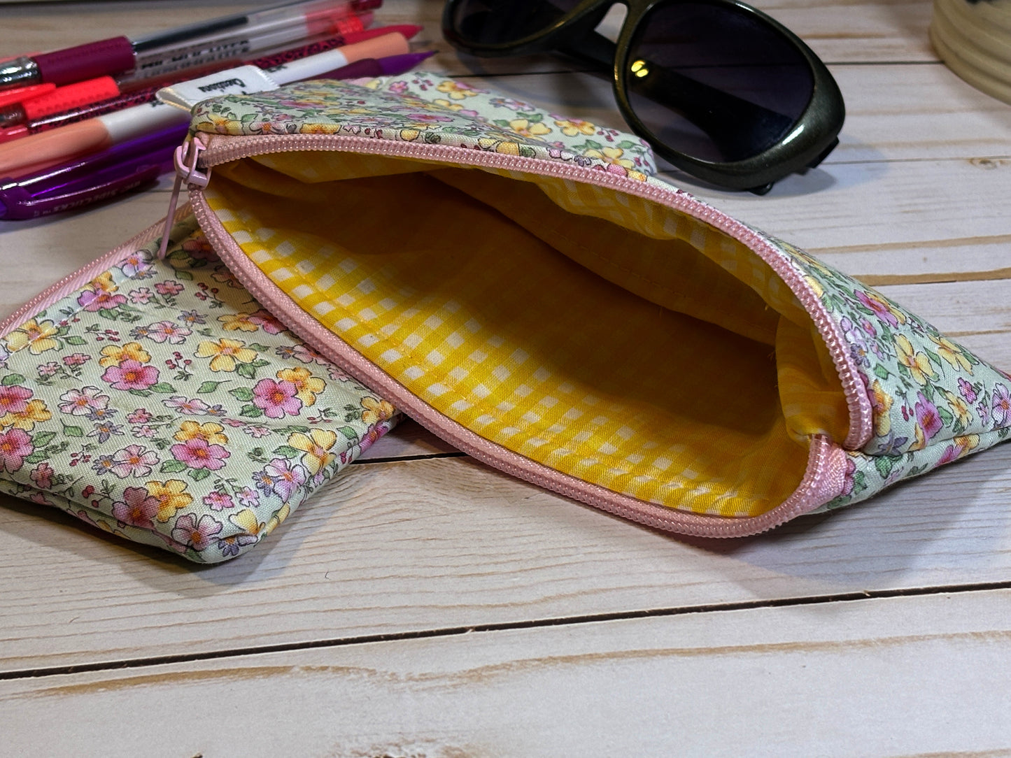 The Spring Daisy Mini Pouch