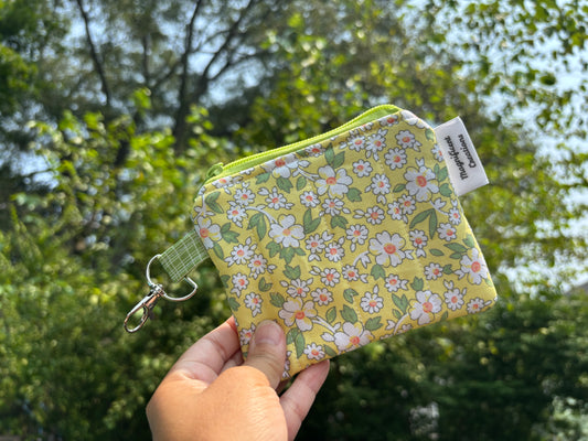 The White & Yellow Flower Mini Wallet